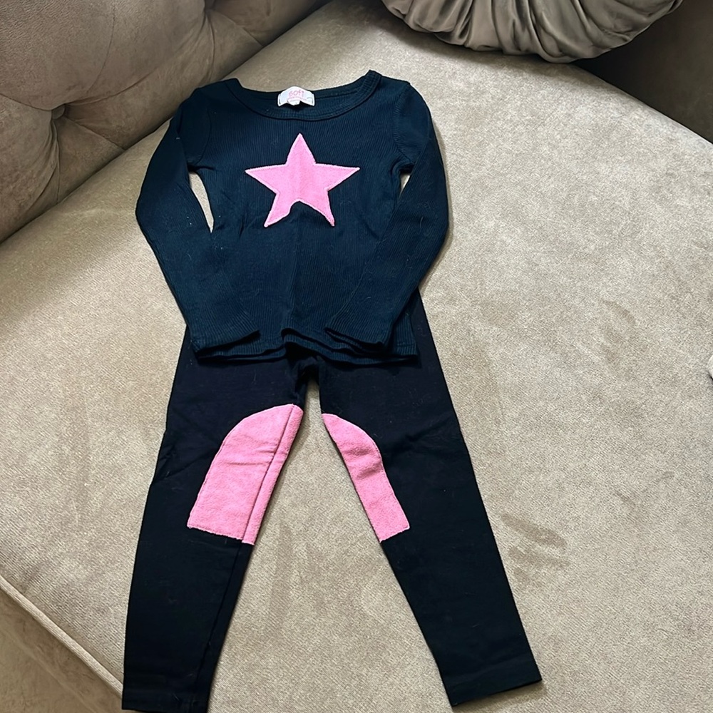 Sofi 2 pc outfit from Denny’s Kids Size 12/18 months